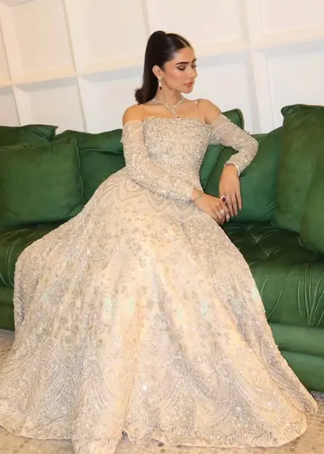 Saira Shakira catalogue image
