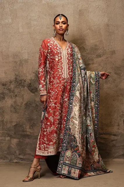 Nida Azwer Atelier catalogue