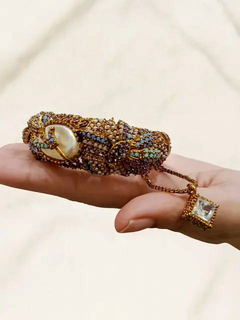 Durwaj catalogue image